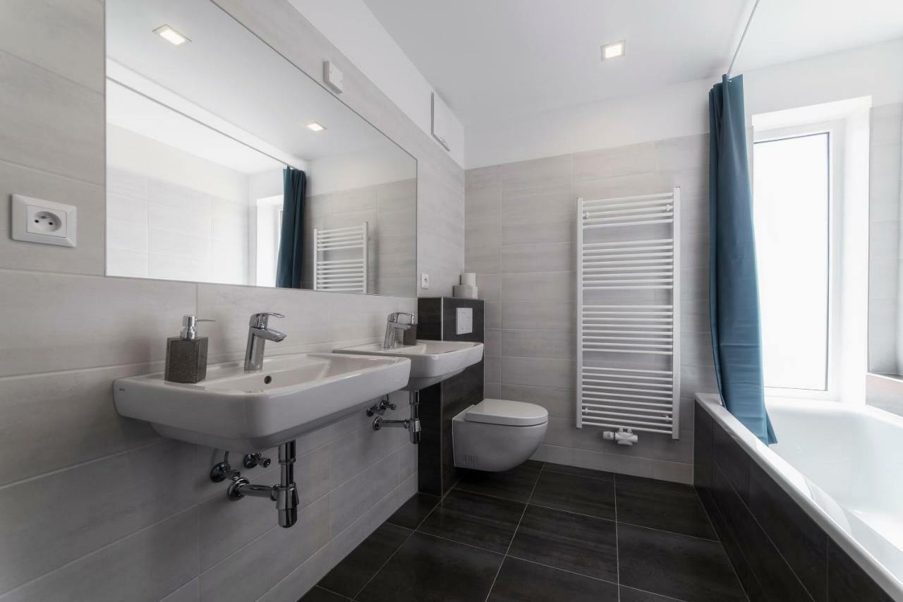 Hostel Homer Liben Prague Luaran gambar